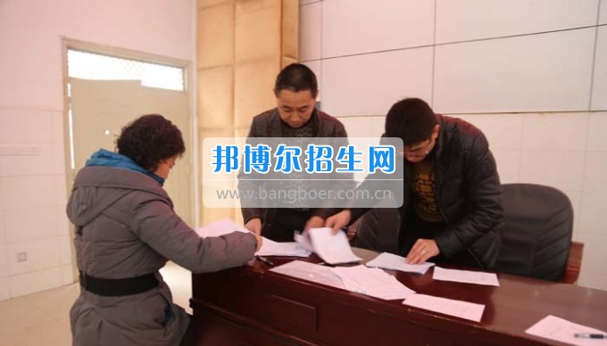 四川省古藺縣職業(yè)高級中學校集智匯力，全力推進依法治校
