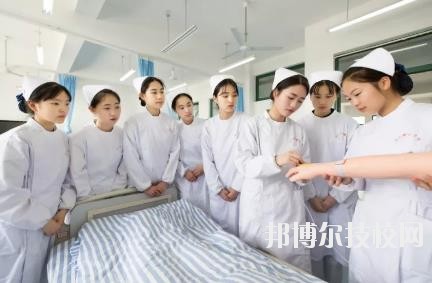 溫州護士學(xué)校2020年報名條件、招生要求、招生對象