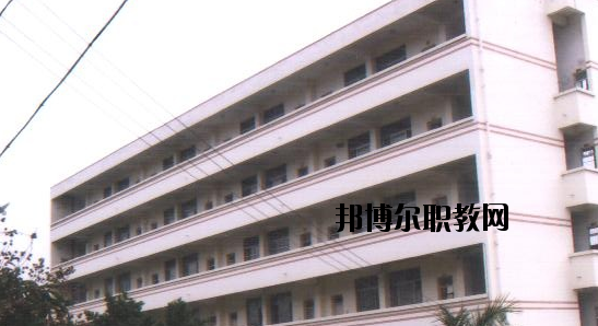 南寧電子工程學(xué)校2020年報名條件、招生要求、招生對象 