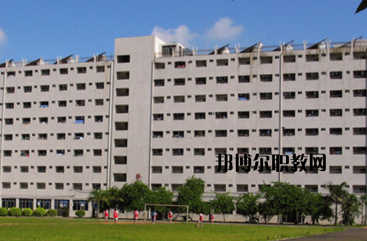 廣東輕工業(yè)技師學(xué)院2020年報名條件、招生要求、招生對象