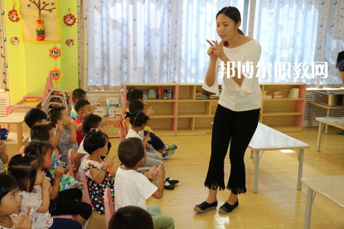 成都2021年女生讀幼師學校怎么樣