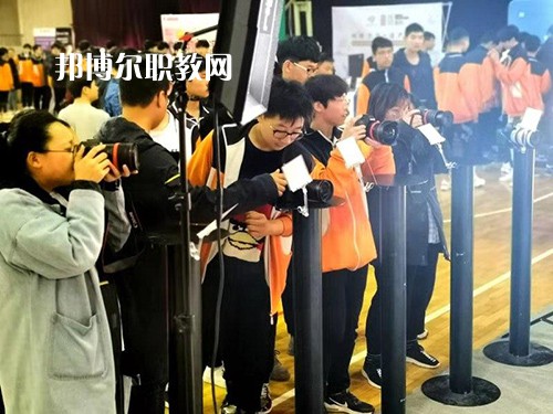 泰州市鳳凰藝術(shù)學(xué)校2021年報名條件、招生要求、招生對象