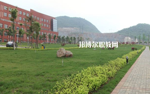 貴州省郵電學(xué)校2022年學(xué)費(fèi)、收費(fèi)多少
