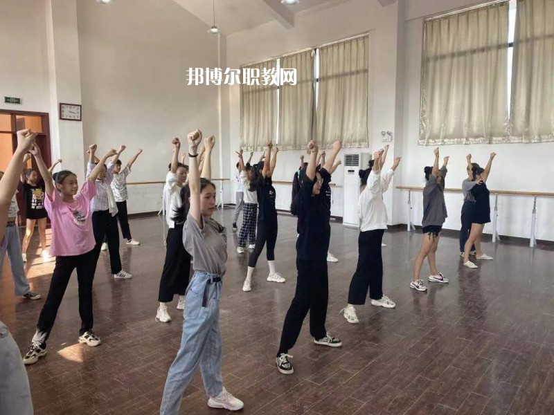 無錫文化藝術(shù)學校2022年報名條件、招生要求、招生對象
