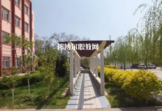張家口工程技術(shù)學校2022年招生辦聯(lián)系電話