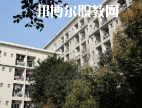 重慶渝北職業(yè)教育中心2022年報(bào)名條件、招生要求、招生對象