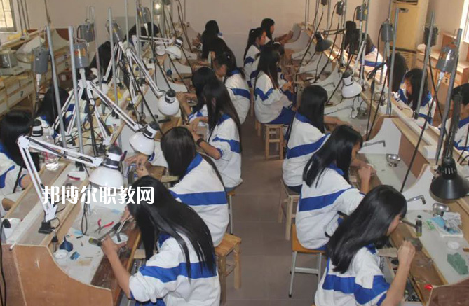 東莞實驗技工學校2022年報名條件、招生要求、招生對象