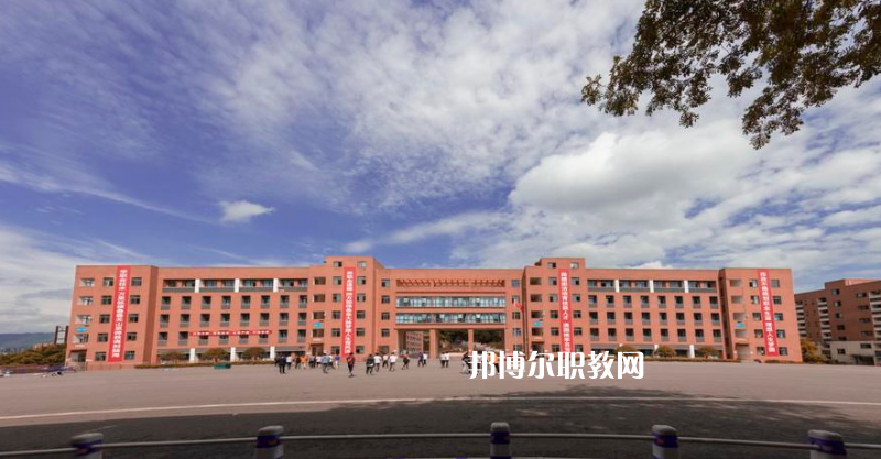 重慶綦江職業(yè)教育中心2022年學(xué)費(fèi)、收費(fèi)多少