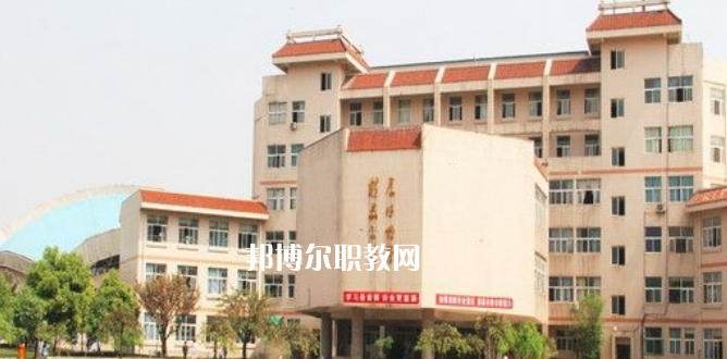 成都中醫(yī)藥大學附屬學校龍泉校區(qū)2022年報名條件、招生要求、招生對象