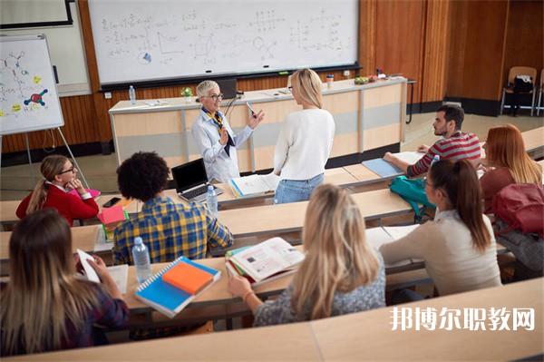 湖南哪里的中職學(xué)校能讀民航服務(wù)與管理專(zhuān)業(yè)