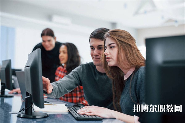 廣東哪里的中職學(xué)校能讀工業(yè)設(shè)計(jì)(模具制造技術(shù))專(zhuān)業(yè)