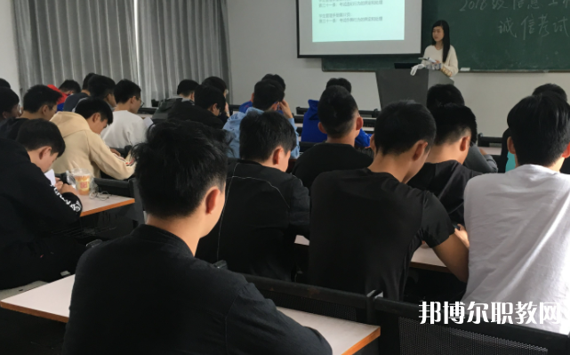 2025懷化中專學校最新排名前三名單