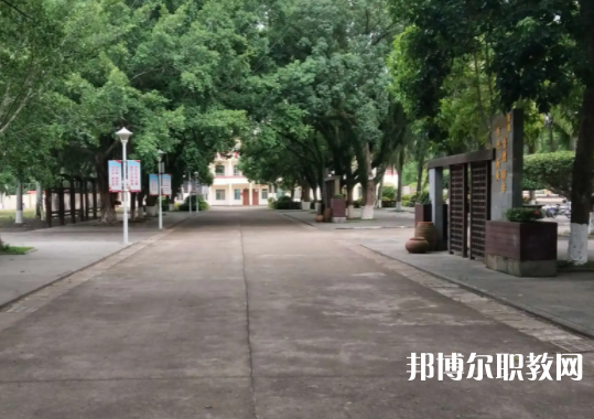成都2025年怎么樣才能學好鐵路學校專業(yè)