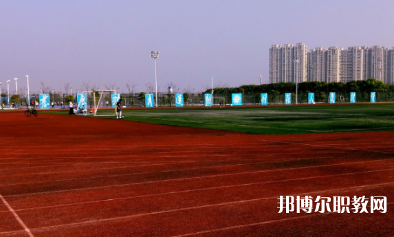 成都2025年中專鐵路學?？梢钥即髮? width=