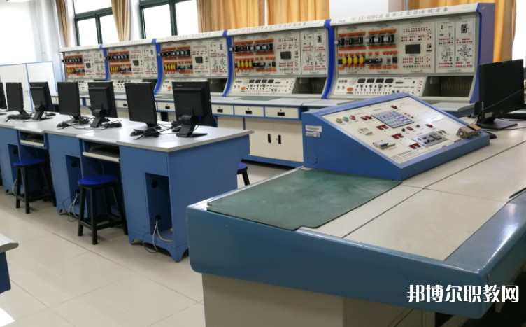 四川2025年讀電工學(xué)校多少錢(qián)