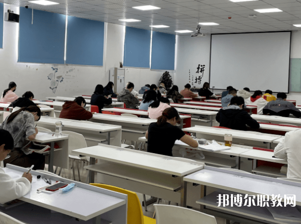 四川2025年消防技術(shù)工程學(xué)校和幼師哪個好